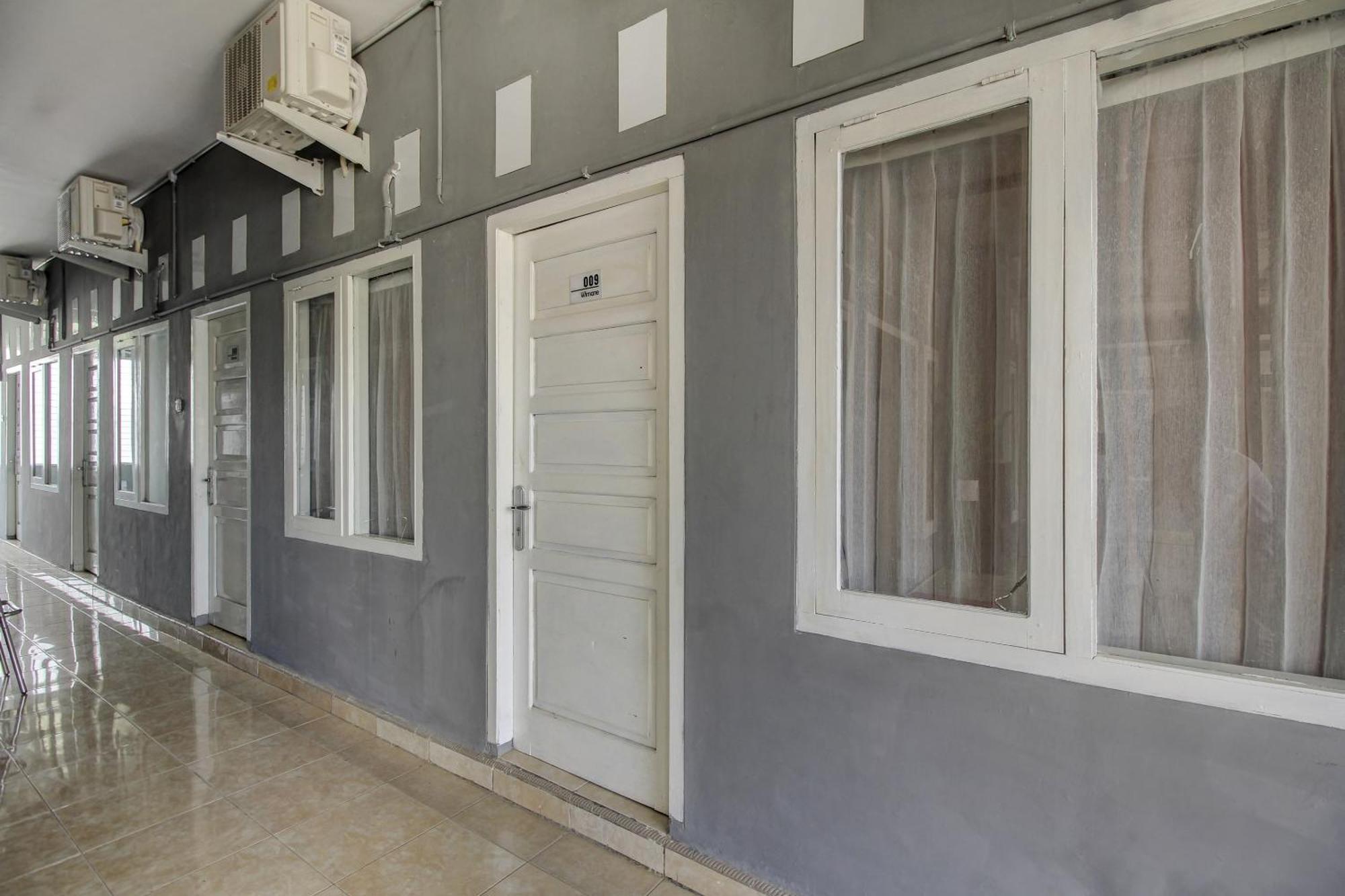Oyo Life 3415 Penginapan Wimane ปาเลมบัง ภายนอก รูปภาพ